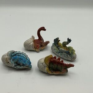 Vintage Dinosaur Hatchlings Playset - Set of 4